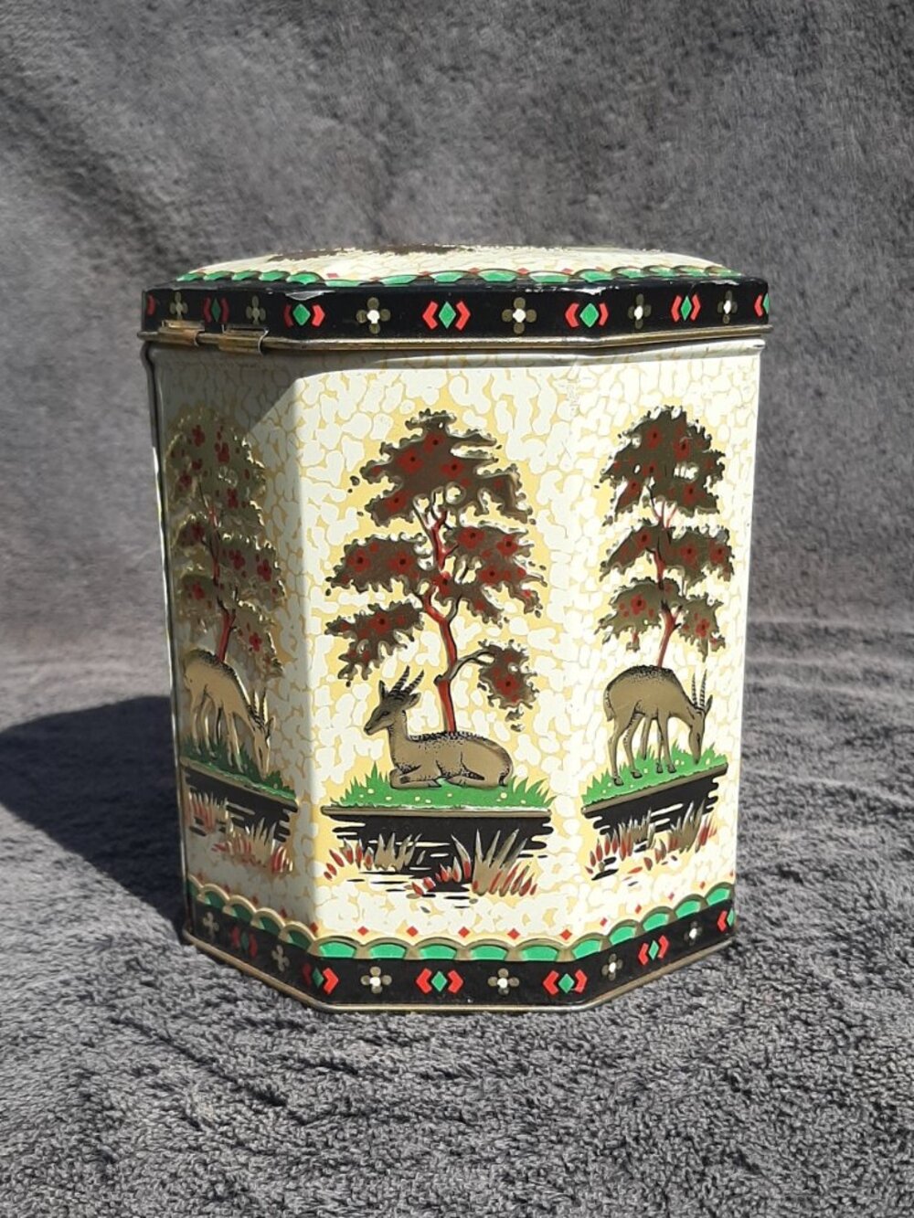 Vintage Peek Frean Embossed Antelope/Gazelle Octagonal Biscuit Tin, UK